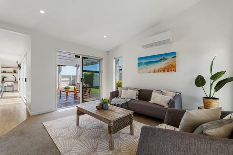 Photo of property in 26 Hiria Crescent, Papamoa Beach, Papamoa, 3118