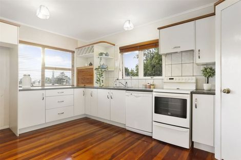 Photo of property in 14 Fowey Avenue, Te Atatu South, Auckland, 0610