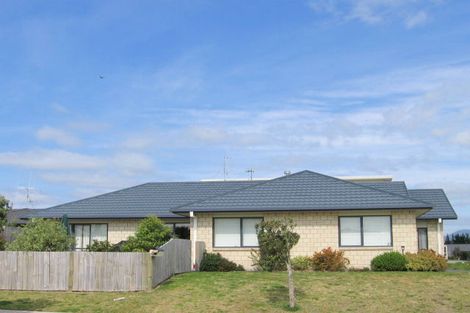 Photo of property in 18 Nautilus Drive, Papamoa Beach, Papamoa, 3118