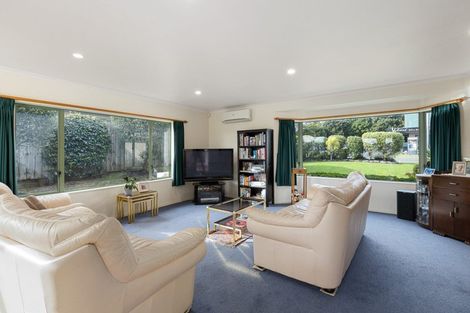 Photo of property in 122 Charles Prevost Drive, The Gardens, Auckland, 2105