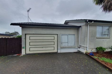 Photo of property in 17 Bodi Place, Te Atatu South, Auckland, 0610