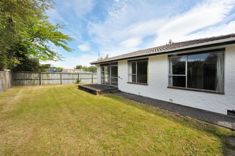 Photo of property in 2/3 Sequoia Place, Parklands, Christchurch, 8083