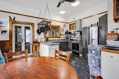 Photo of property in 231 Glover Road, Hawera, 4610