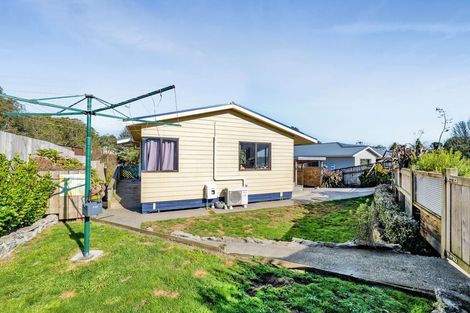 Photo of property in 19 Chartwell Drive, Eltham, 4322