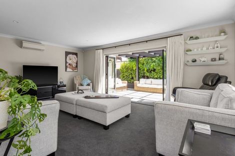 Photo of property in 2/11 Te Aute Road, Havelock North, 4130