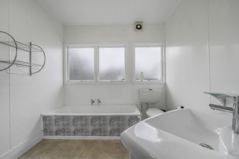 Photo of property in 182 Main North Road, Redwood, Christchurch, 8051