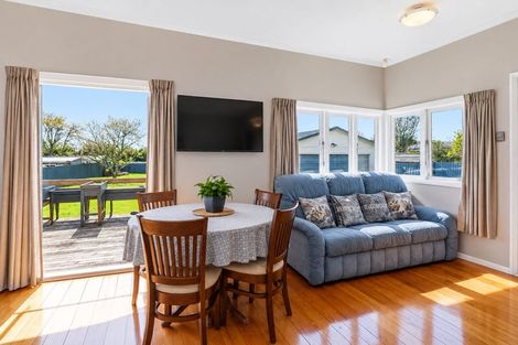 Photo of property in 82 Glover Road, Hawera, 4610