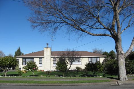 Photo of property in 6 Moreton Road, Carterton, 5713