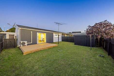 Photo of property in 2/3 Thorn Place, Papatoetoe, Auckland, 2025