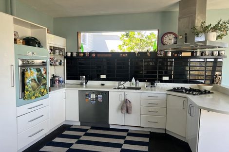 Photo of property in 15 Kerr Street, Devonport, Auckland, 0624