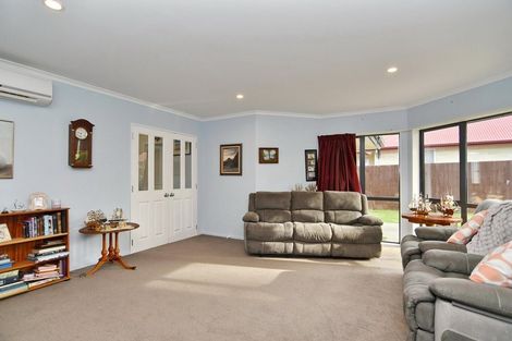 Photo of property in 10 Ascot Place, Rangiora, 7400