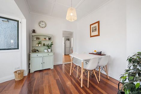 Photo of property in 2/33a Glen Road, Stanley Point, Auckland, 0624