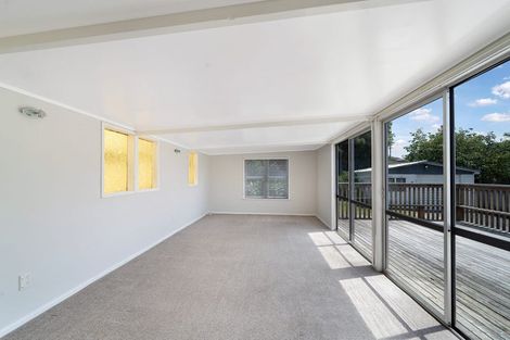 Photo of property in 16 Coniston Avenue, Te Atatu South, Auckland, 0610