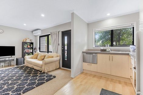 Photo of property in 2/85 Normandy Avenue, Melville, Hamilton, 3206