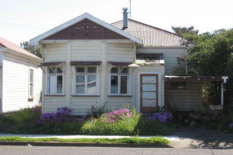 Photo of property in 16 Niblett Street, Whanganui, 4500