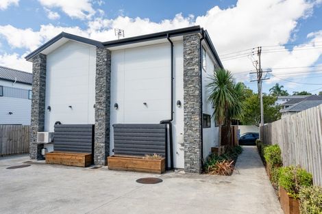 Photo of property in 2/83 Vodanovich Road, Te Atatu South, Auckland, 0610
