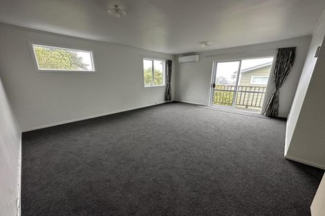 Photo of property in 31b Omega Street, Newlands, Wellington, 6037