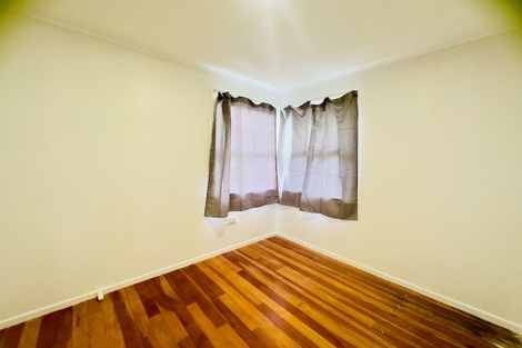 Photo of property in 16 Cargill Street, Papakura, 2110