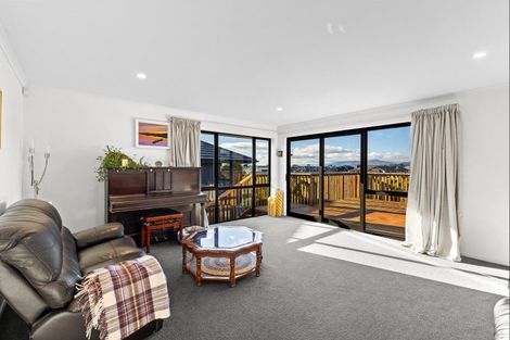 Photo of property in 9 Gibraltar Way, Fitzherbert, Palmerston North, 4410