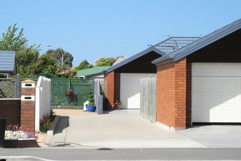 Photo of property in 395 Yaldhurst Road, Russley, Christchurch, 8042