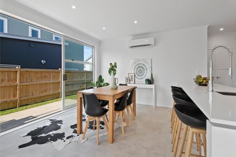 Photo of property in 17 Kukuwai Avenue, Red Beach, 0932