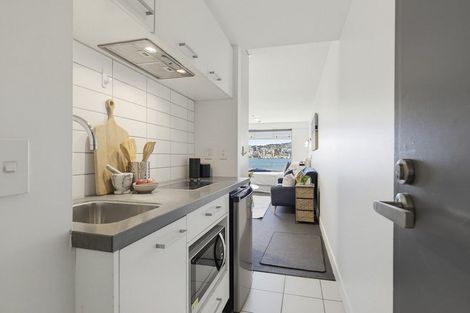 Photo of property in The Capital, 17/370 Oriental Parade, Oriental Bay, Wellington, 6011