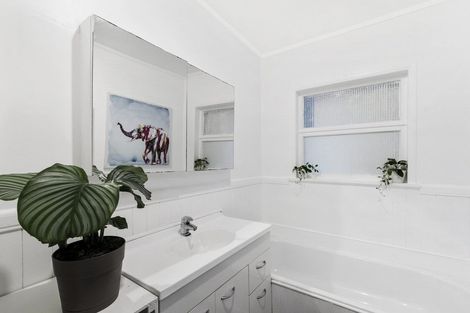 Photo of property in 17 Mack Place, Red Hill, Papakura, 2110