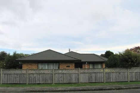 Photo of property in 6 Rawene Street, Waikanae, 5036
