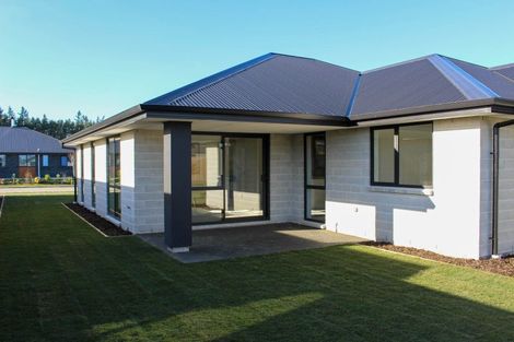 Photo of property in 5 Arrowsmith Drive, Clover Park, Auckland, 2019