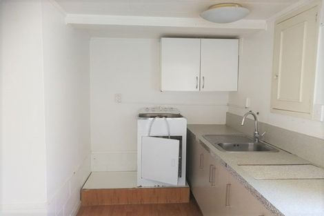 Photo of property in 6 Nicholson Place, Hillcrest, Auckland, 0627