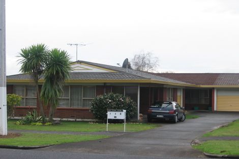 Photo of property in 2/10 Opaheke Road, Papakura, 2110