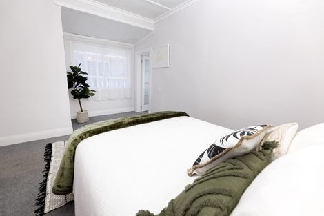 Photo of property in 75 Pendarves Street, New Plymouth, 4310