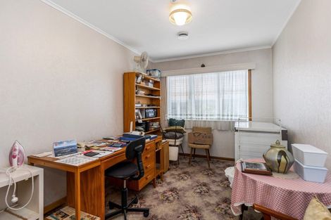 Photo of property in 13 Beaubank Road, Kelston, Auckland, 0602