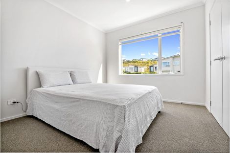 Photo of property in 72 Karepiro Drive, Stanmore Bay, Whangaparaoa, 0932
