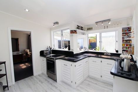 Photo of property in 1 Barber Street, Foxton Beach, Foxton, 4815