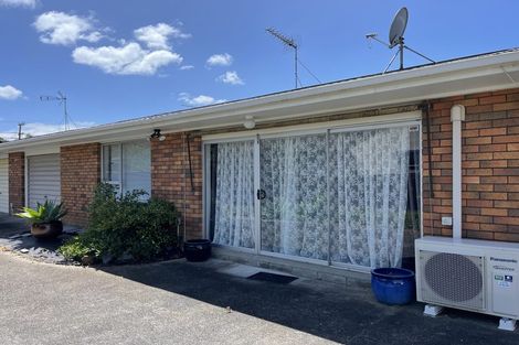 Photo of property in 2/32 Eastern Beach Road, Eastern Beach, Auckland, 2012