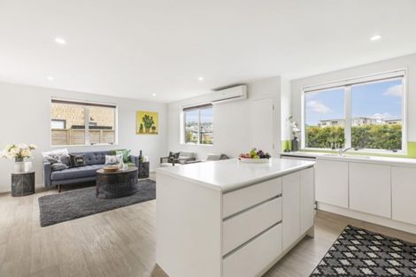 Photo of property in 114 Grand Drive, Orewa, 0931