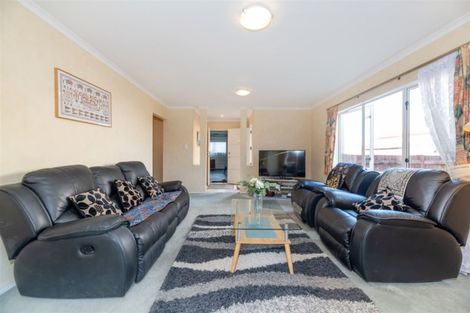 Photo of property in 10 Dainton Place, New Lynn, Auckland, 0600