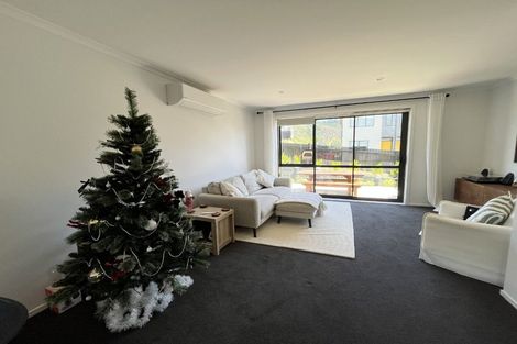 Photo of property in 20 Oakum Road, Whitby, Porirua, 5024