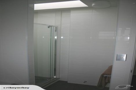 Photo of property in 1/22 Tui Glen Road, Birkenhead, Auckland, 0626