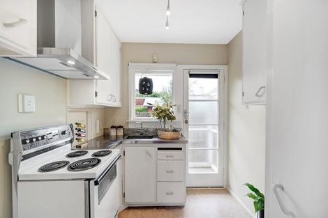 Photo of property in 1/23 Landsdowne Terrace, Cashmere, Christchurch, 8022