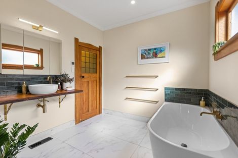 Photo of property in 3 Cobden Lane, Bluff Hill, Napier, 4110