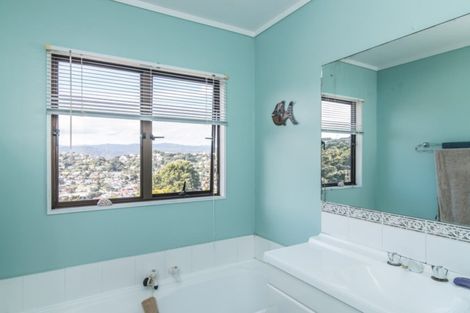 Photo of property in 2 Kaikoura Street, Maupuia, Wellington, 6022