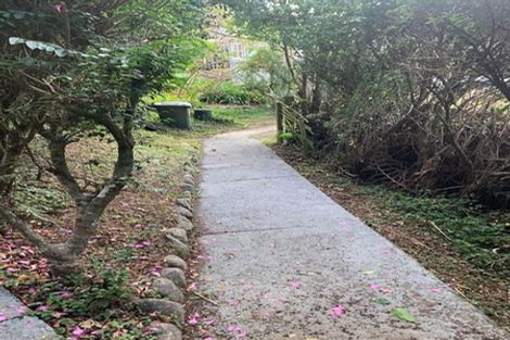 Photo of property in 165 Newlands Road, Newlands, Wellington, 6037