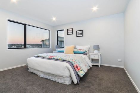 Photo of property in 11 Kearns Drive, Hobsonville, Auckland, 0616