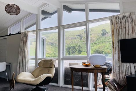 Photo of property in 32 Evans Pass Road, Sumner, Christchurch, 8081