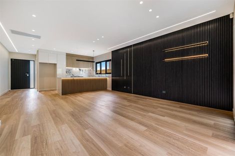 Photo of property in 23 Whakairo Crescent, Gulf Harbour, Whangaparaoa, 0930