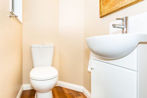 Photo of property in 8c Broadbent Street, Riccarton, Christchurch, 8041