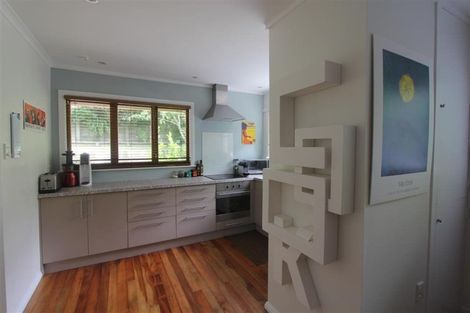 Photo of property in 15a Governor Road, Northland, Wellington, 6012