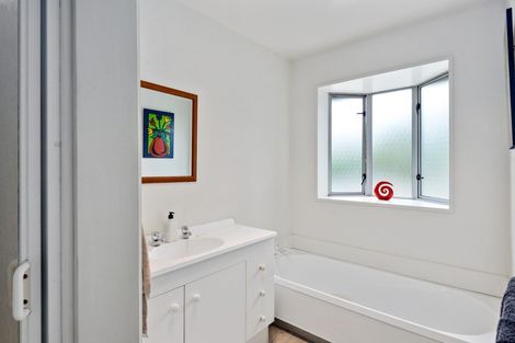 Photo of property in 35a Holland Street, Avonside, Christchurch, 8061